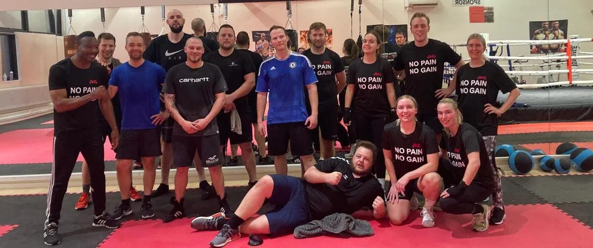 Deltagere på boot camp hos Lolenga Mock Boxing